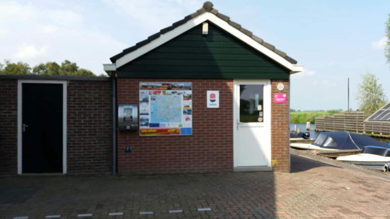 Boat Ella - Kamperen Op Het Water -Niet Om Mee Te Varen -Read Host Profile-Lees Hostprofiel Jutrijp Extérieur photo