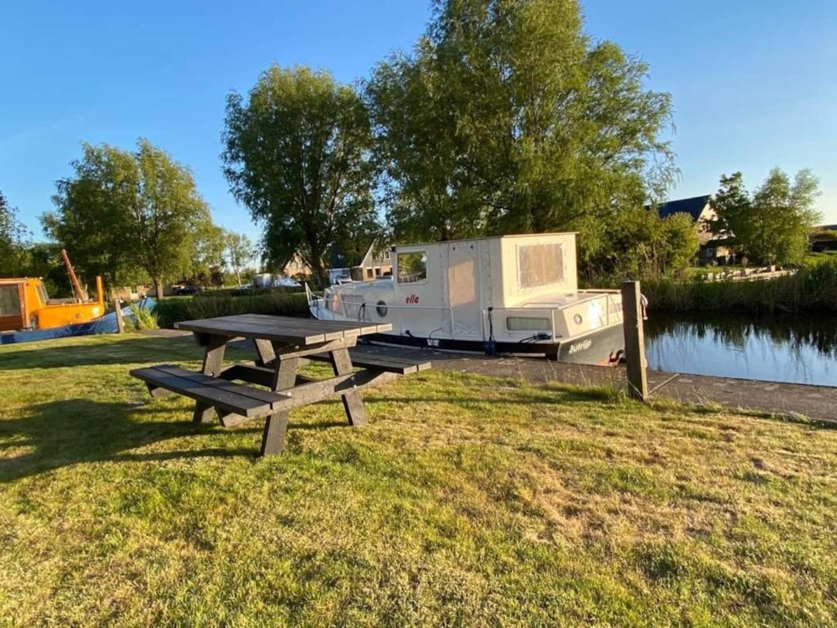 Boat Ella - Kamperen Op Het Water -Niet Om Mee Te Varen -Read Host Profile-Lees Hostprofiel Jutrijp Extérieur photo