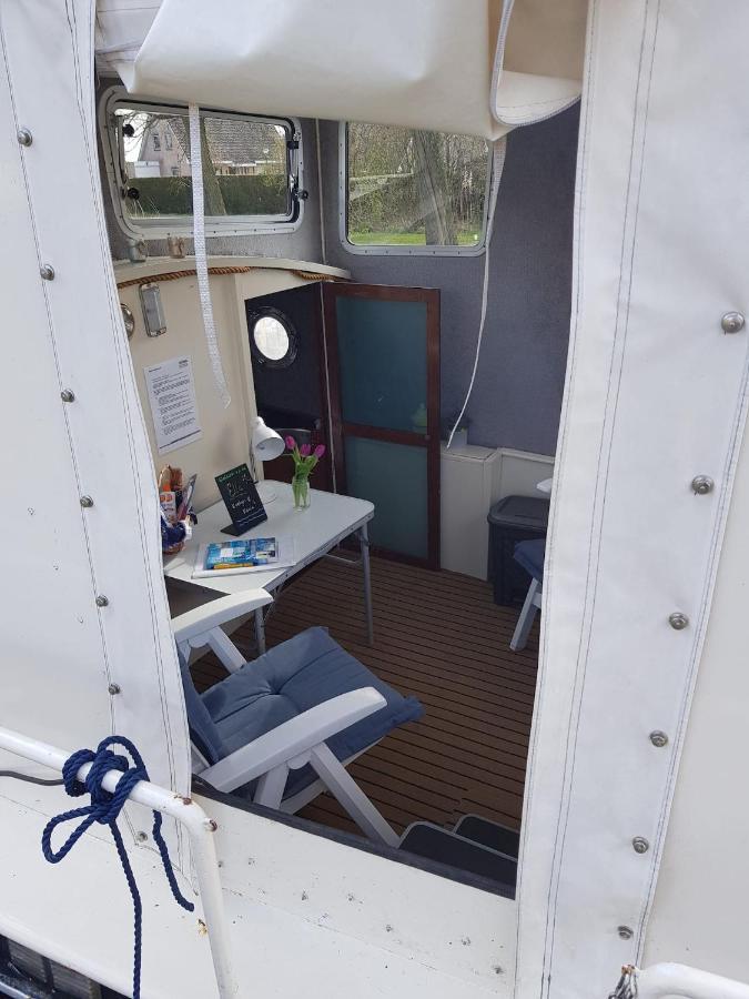Boat Ella - Kamperen Op Het Water -Niet Om Mee Te Varen -Read Host Profile-Lees Hostprofiel Jutrijp Extérieur photo